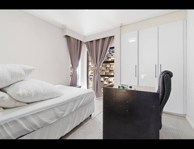 2 BEDROOM APARTMENT TO LET IN PALM LAKES ESTATE